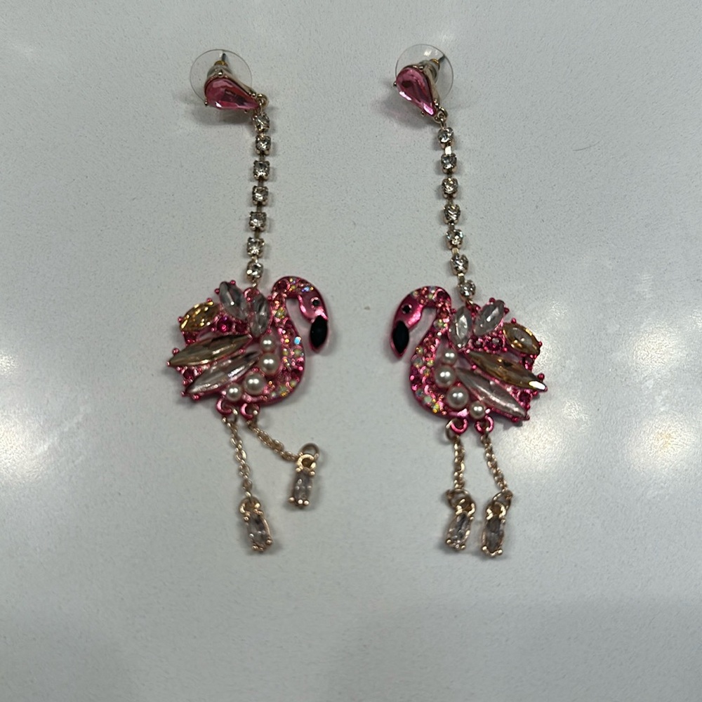 NWOT Betsey Johnson flamingo earrings